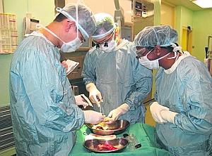 NHCS surgeons remove heart valve