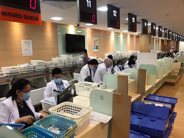 Block 3 Pharmacy was converted
to a logistics centre for SGH’s
Medication Delivery Service, which
experienced increased demand due to
COVID-19. Patients with non-urgent
medical needs are urged to avoid
visiting the hospital.